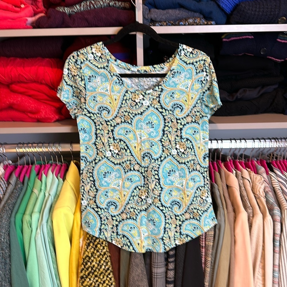 Loft green, blue& yellow short sleeve scoop neck top size XS